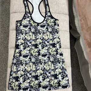 Lululemon Athletica Blue and White Fitted Graphic Tank Top